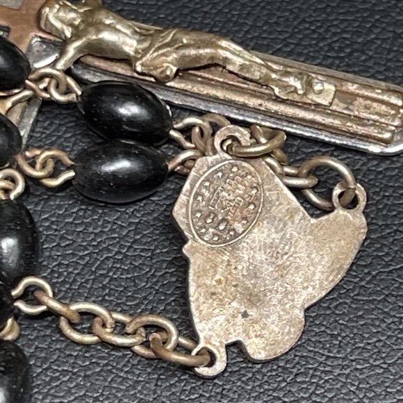 🌺 Vintage Rosary - Onyx Beads? 🌺 - Picture 11 of 16